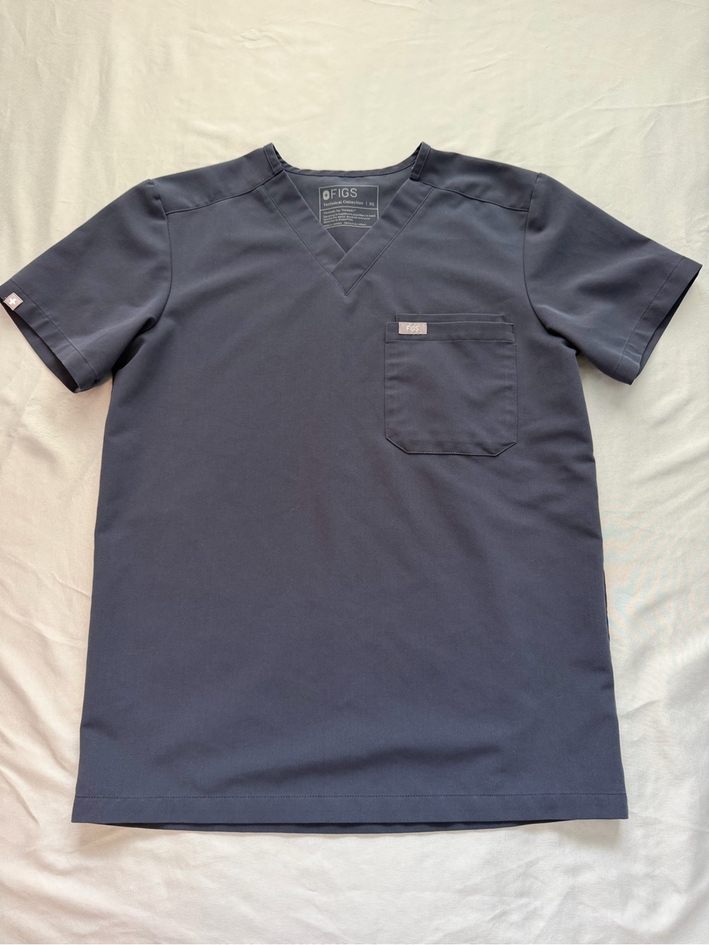 Figs Men's V-Neck Scrub Top - Navy